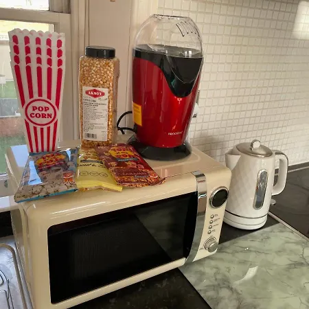Wall St Flat By Hnfc Stays - Netflix & Popcorn Ньюкасл-апон-Тайн Экстерьер фото
